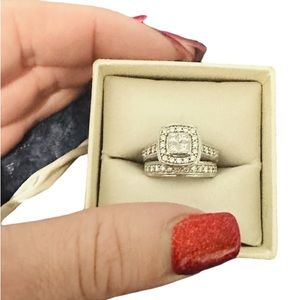 Diamond engagement ring Size 5